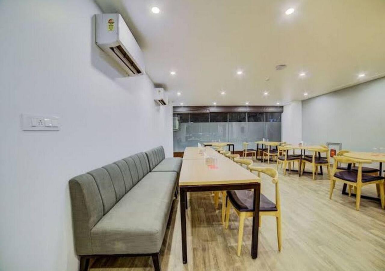 Mallenzo Suites Dlf Phase 1 Gurgaon Zewnętrze zdjęcie